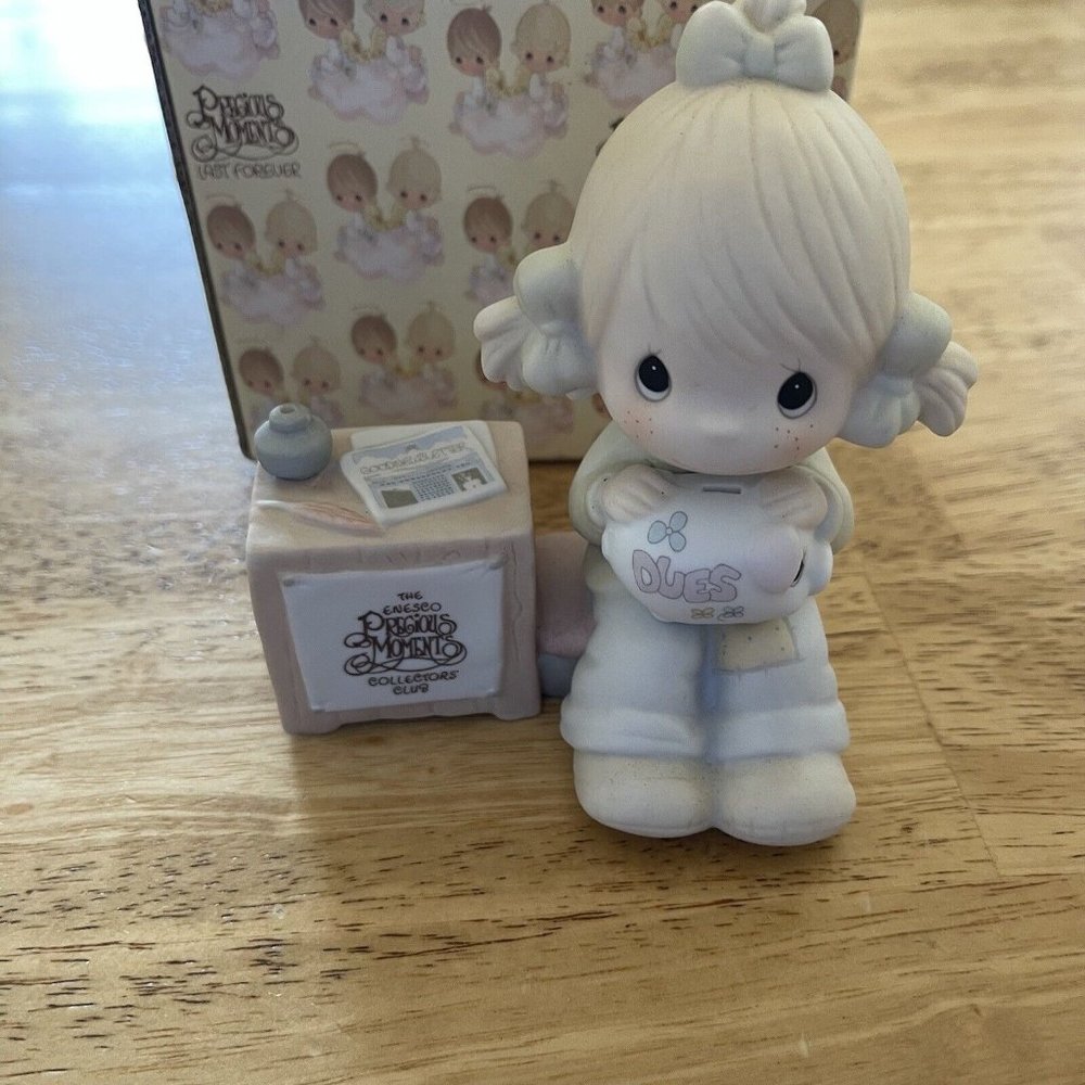 Vintage 1983 Precious‎ Moments Collectors Club E-0404 Girl with Dues Piggy Bank
